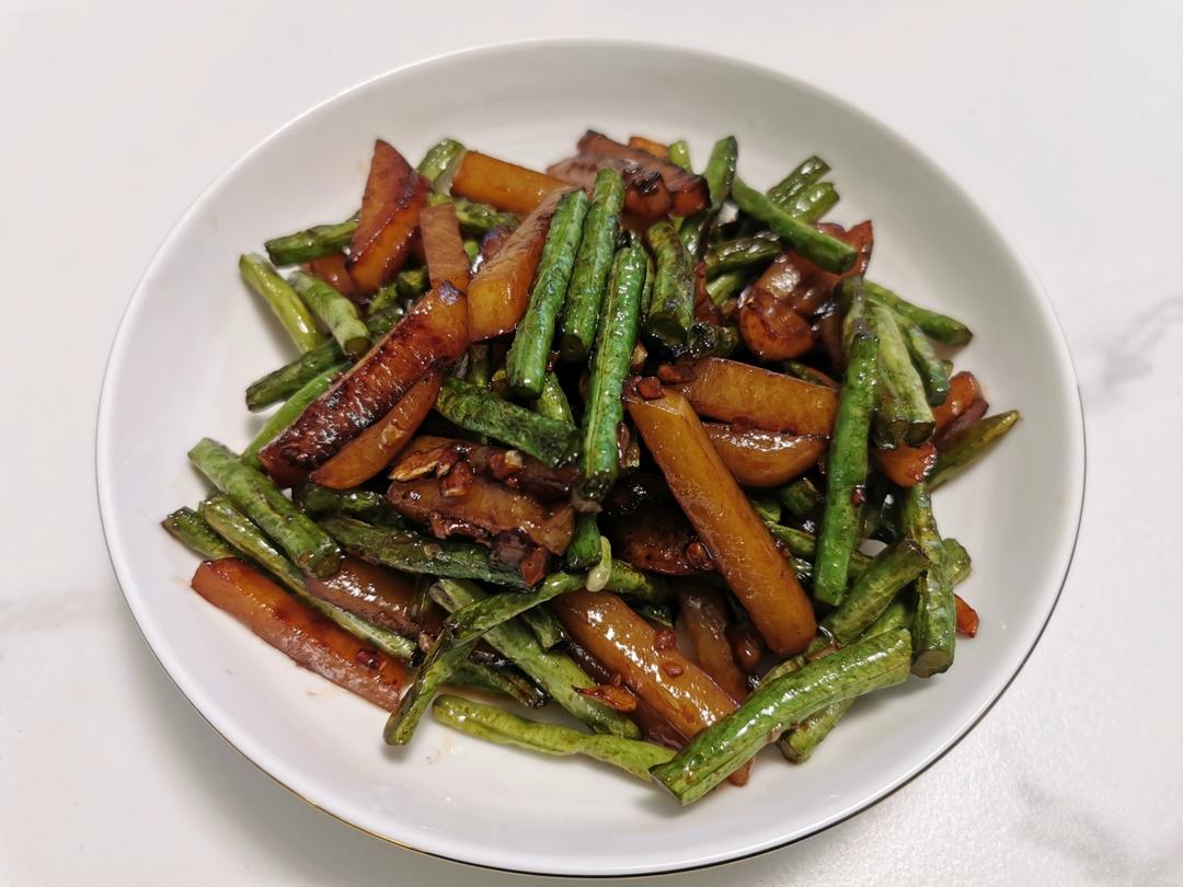 好吃到舔盘！酱烧土豆豆角