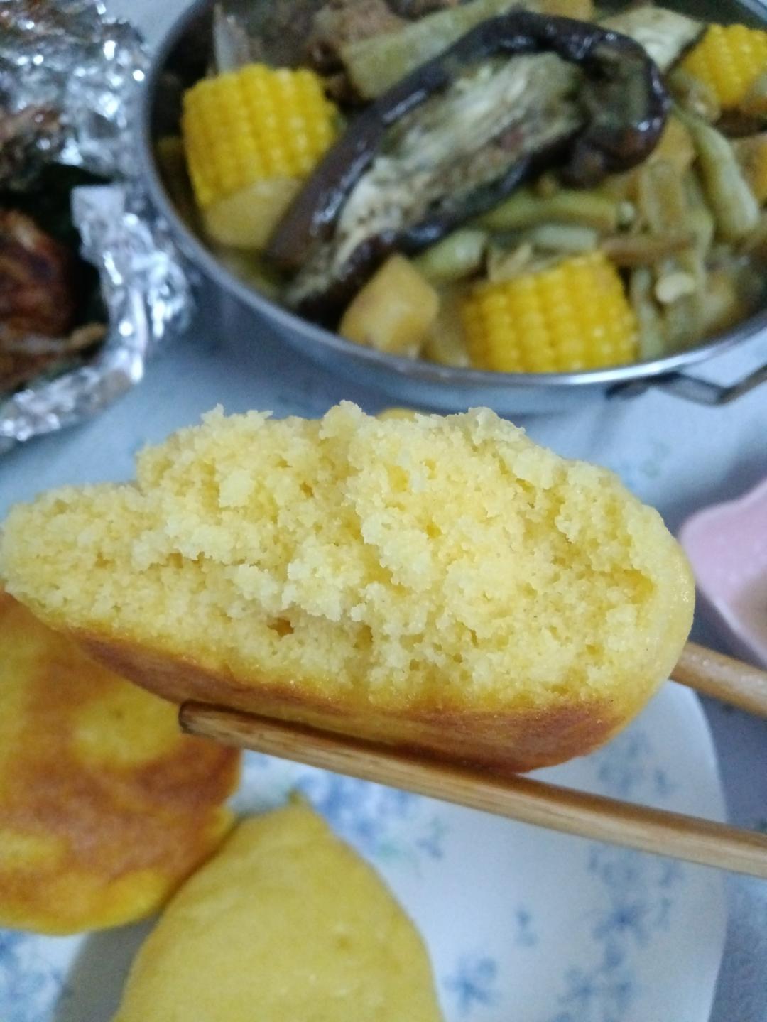 农家乐中的锅贴饼子（玉米饼子 大饼子）