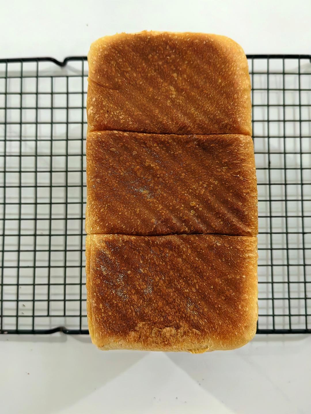 奶油吐司，鲜奶奶油嫩白吐司