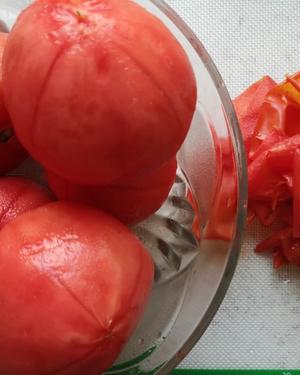 低脂番茄鸡蛋饺子的做法 步骤2