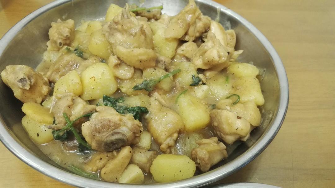 土豆丁焖鸡
