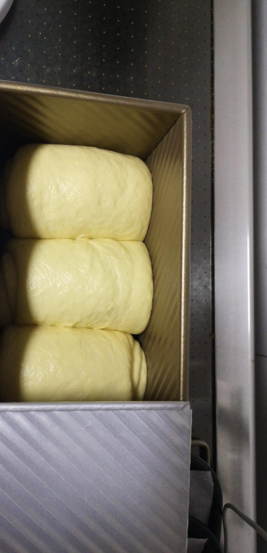 只需一次发酵的超软吐司（附面包机揉手套膜攻略）