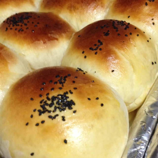 大人小孩都爱不释口的【蜂蜜牛奶小餐包】