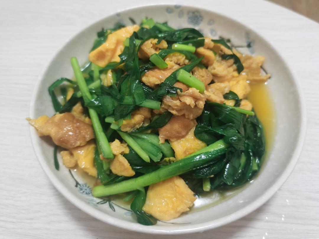 简易版韭菜炒鸡蛋（鸡蛋味道非常鲜嫩）