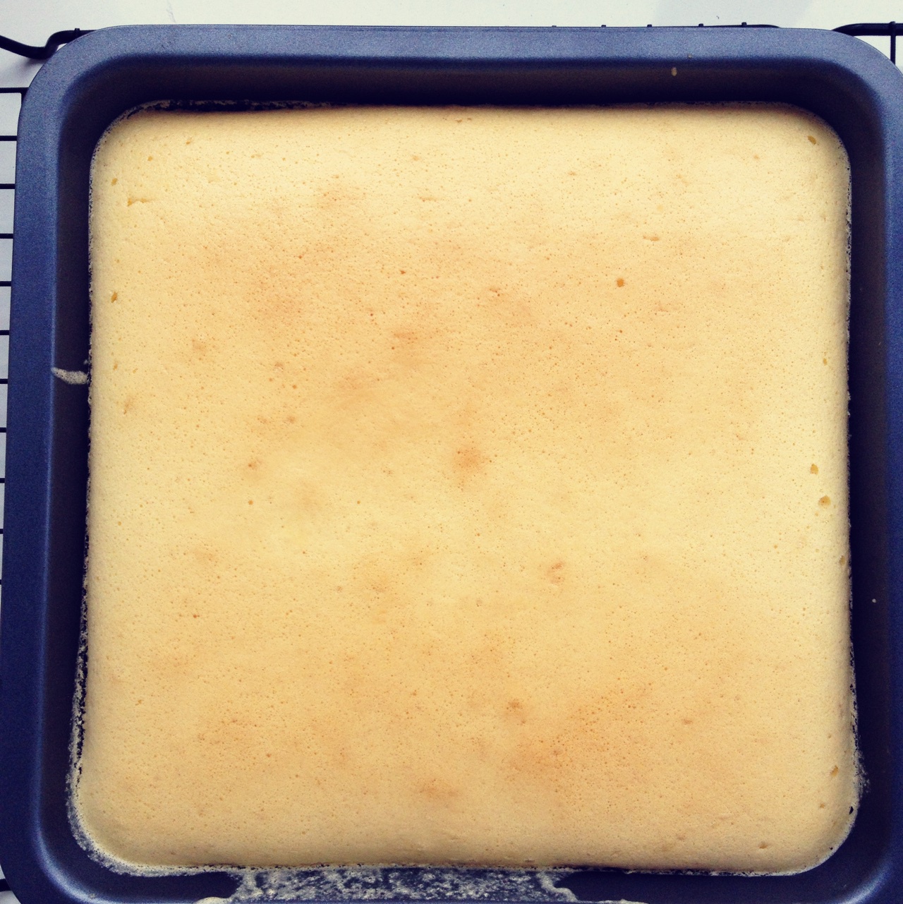 消耗淡奶油之作——淡奶油小蛋糕