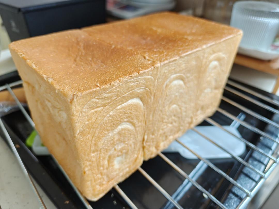 吐司，奶香手撕面包，超级香浓