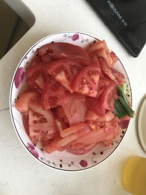 西红柿🍅肉丸子汤的做法 步骤1