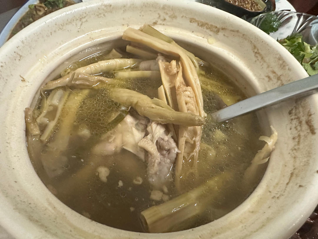 土鸡汤(没用一滴油、鲜美醇香)