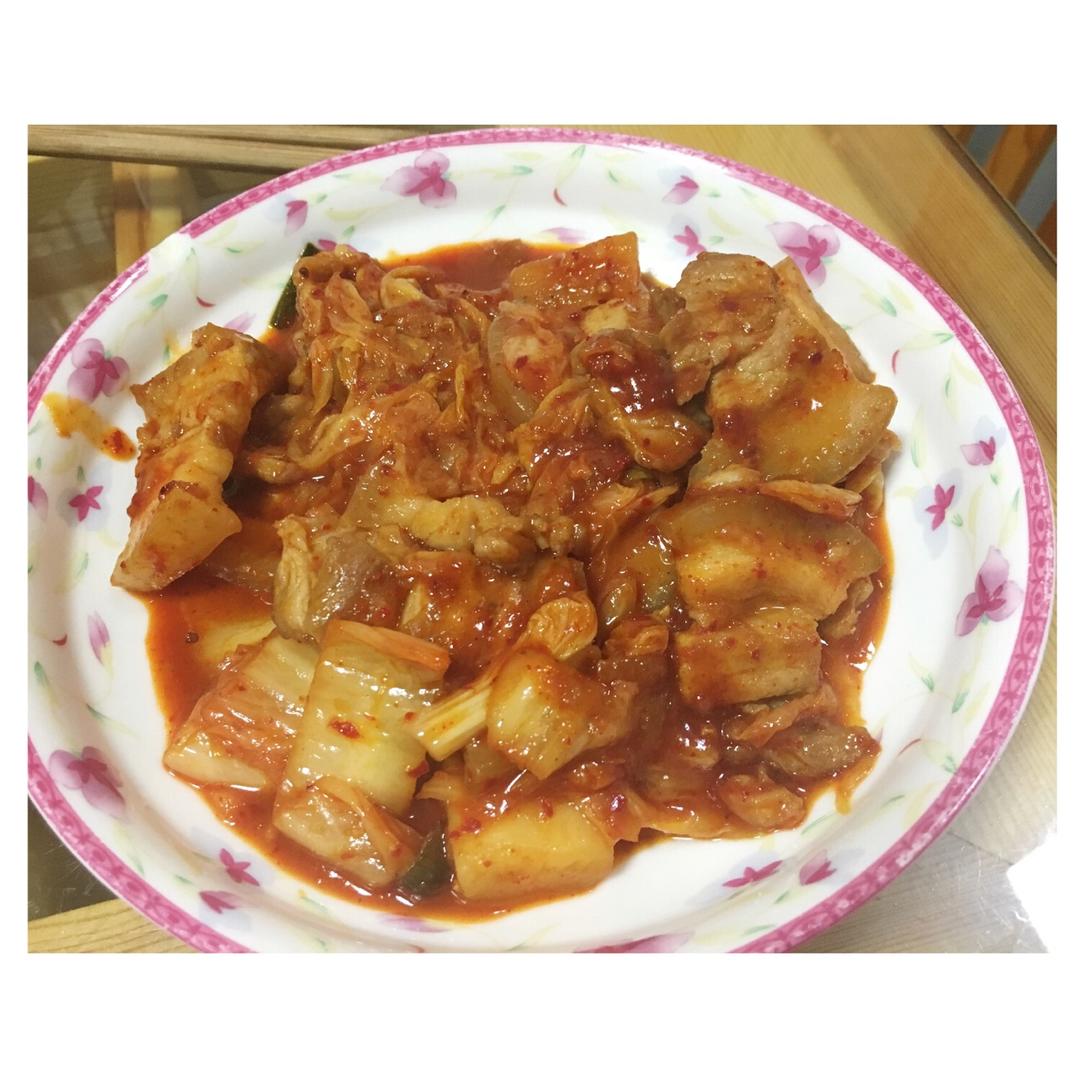 辣白菜炒五花肉