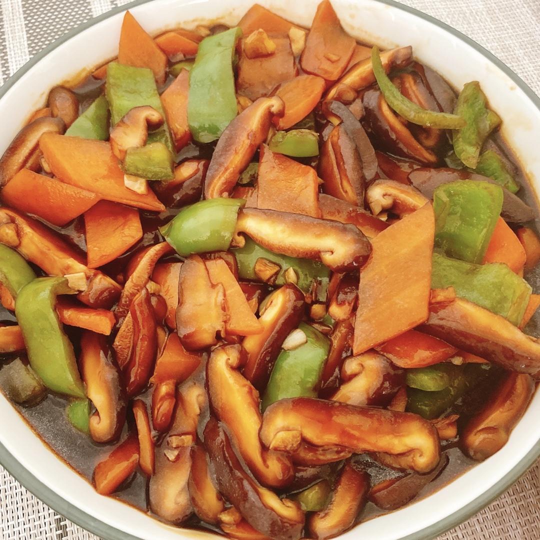 下饭神器  素炒香菇