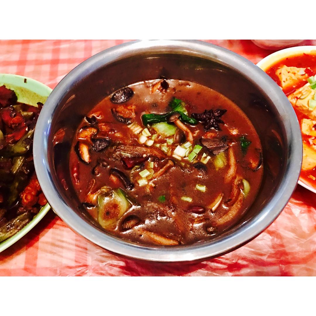 小鸡炖蘑菇