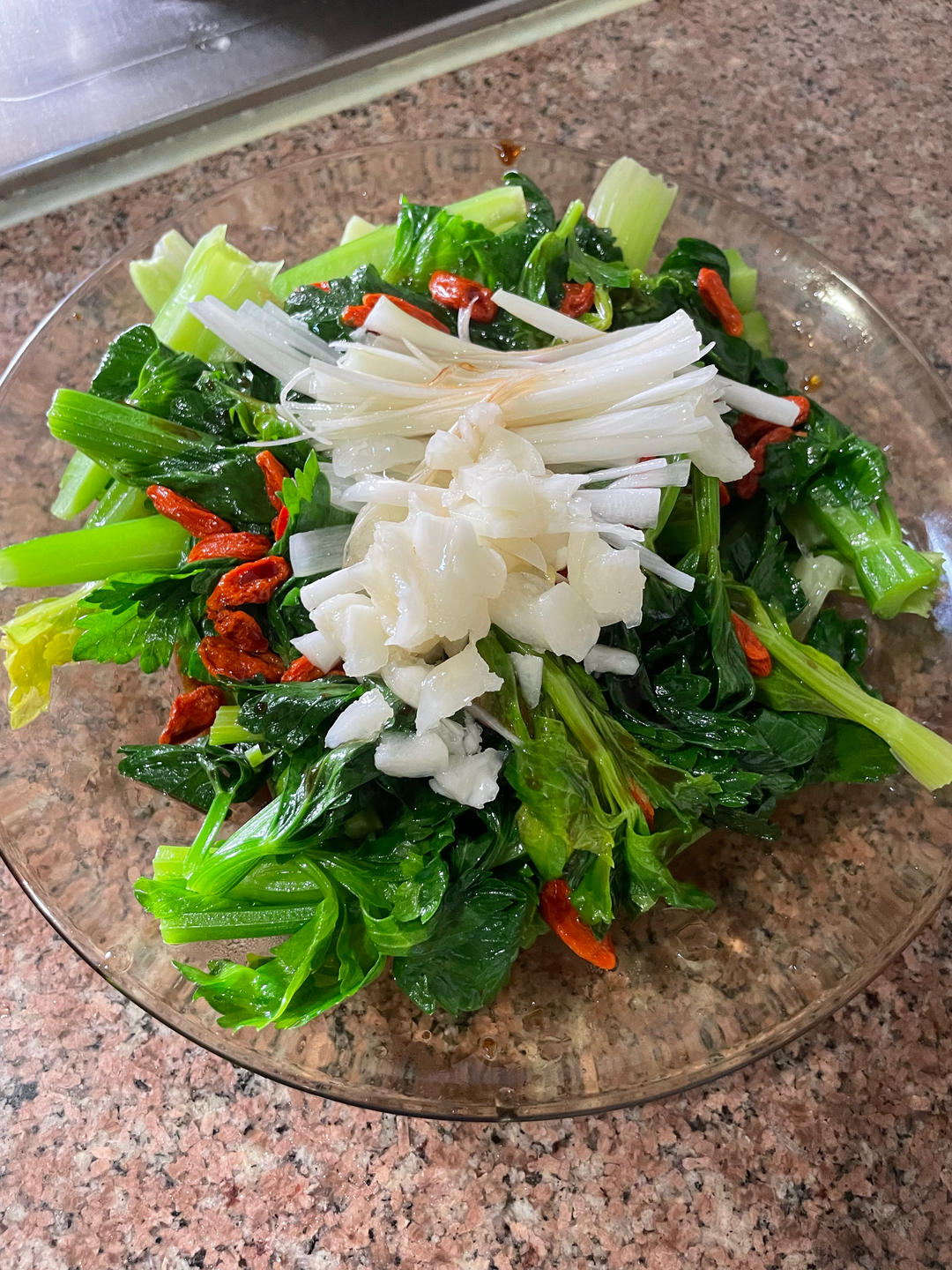 凉拌 水果芹菜的做法