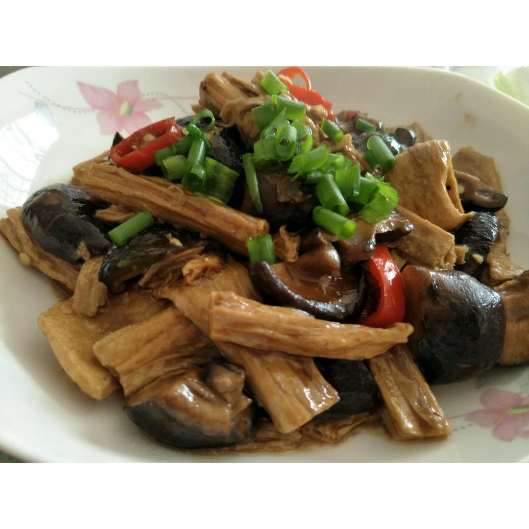 腐竹烧香菇