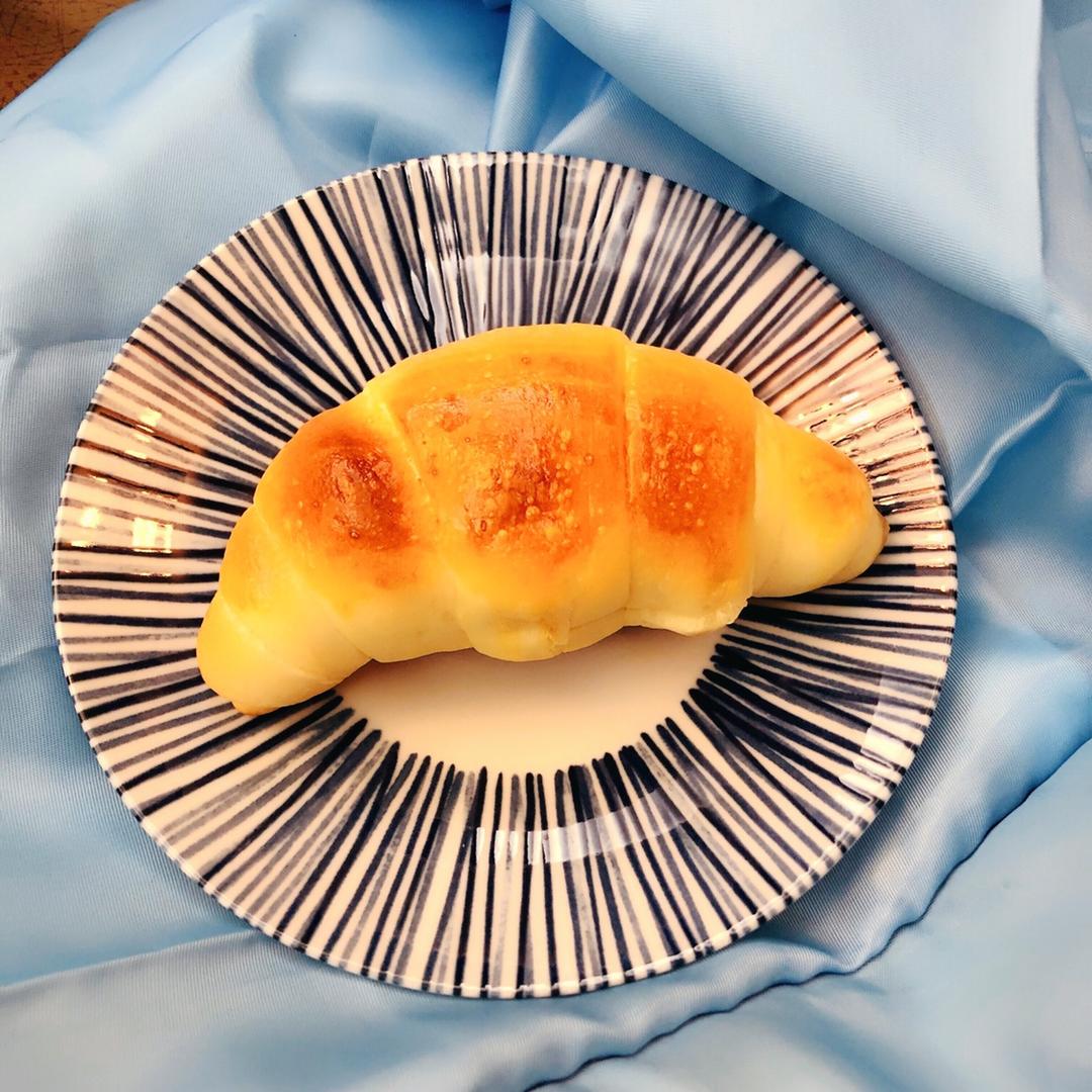 tongxin做的咸香奶酪面包卷