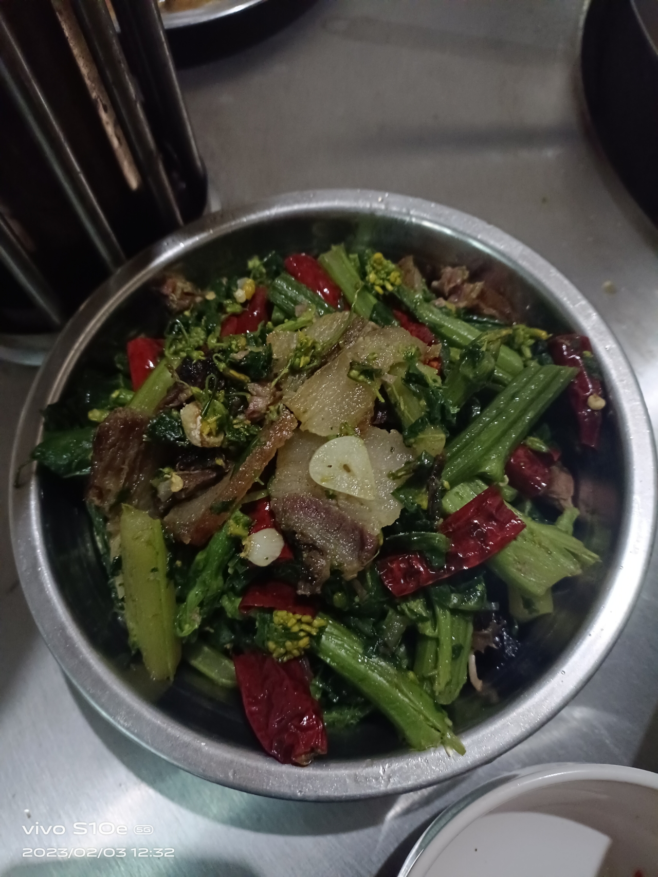 腊肉炒红菜苔