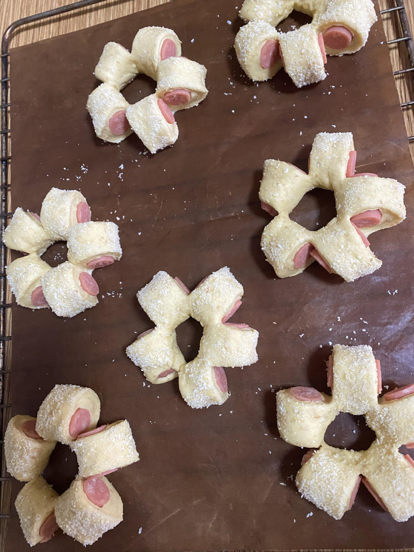 芝士香肠小花面包🌸送你一朵小花花♥️