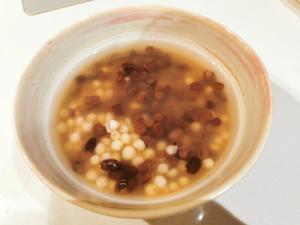 红豆鸡头米的做法 步骤5