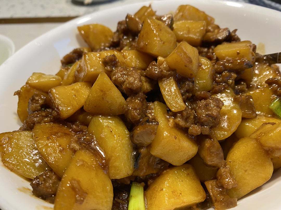 香菇土豆肉末饭