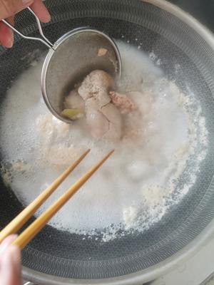 炖豆腐安康鱼肝的做法 步骤1