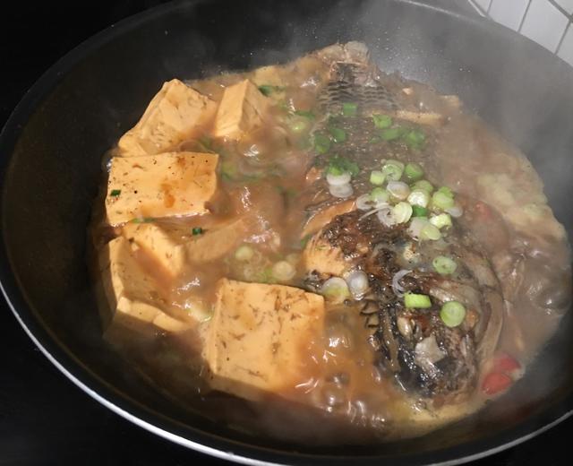 鱼炖豆腐的做法