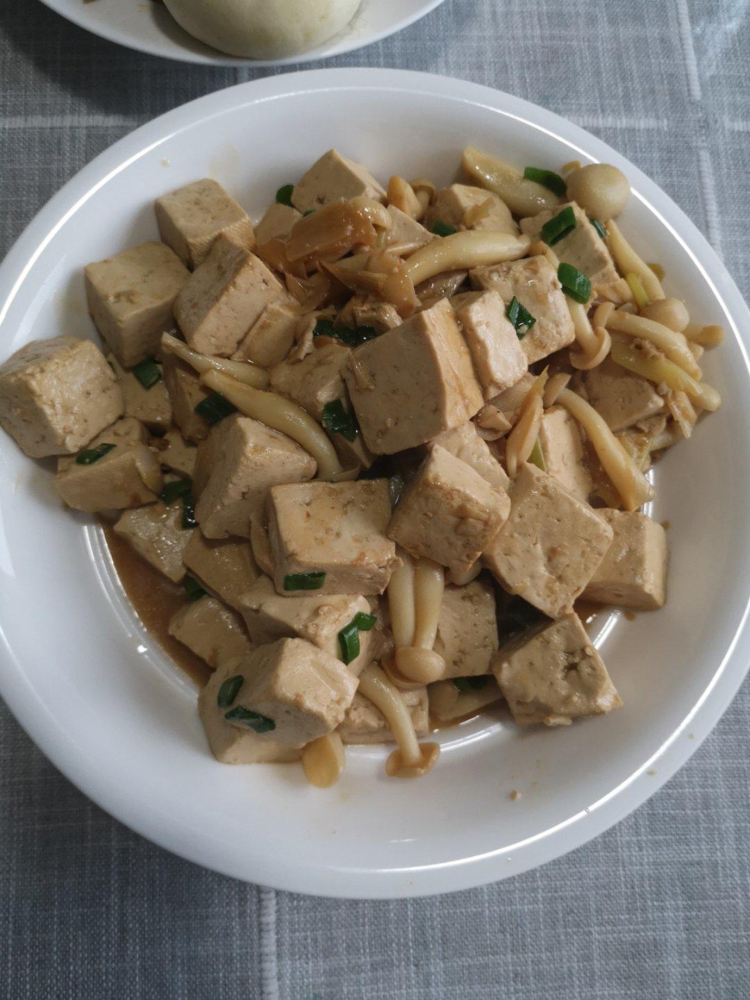 美味豆腐白玉菇