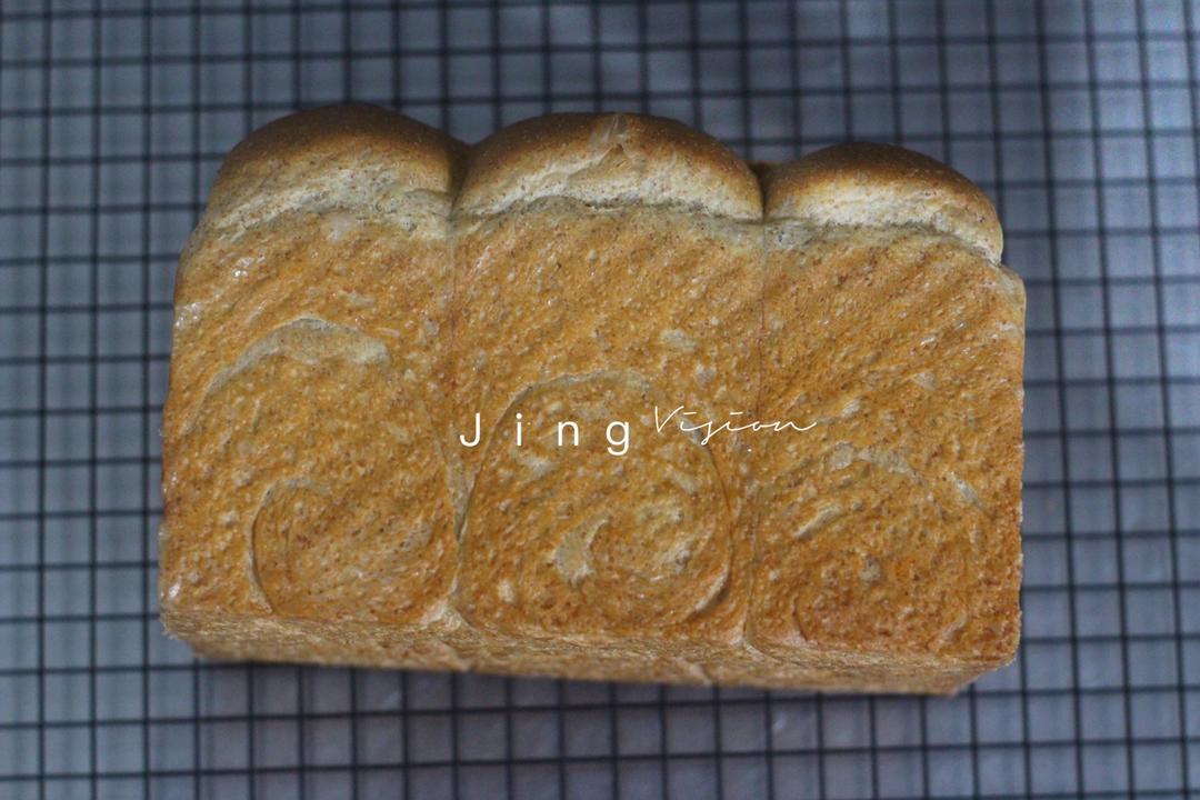 撸铁女的黑全麦吐司
