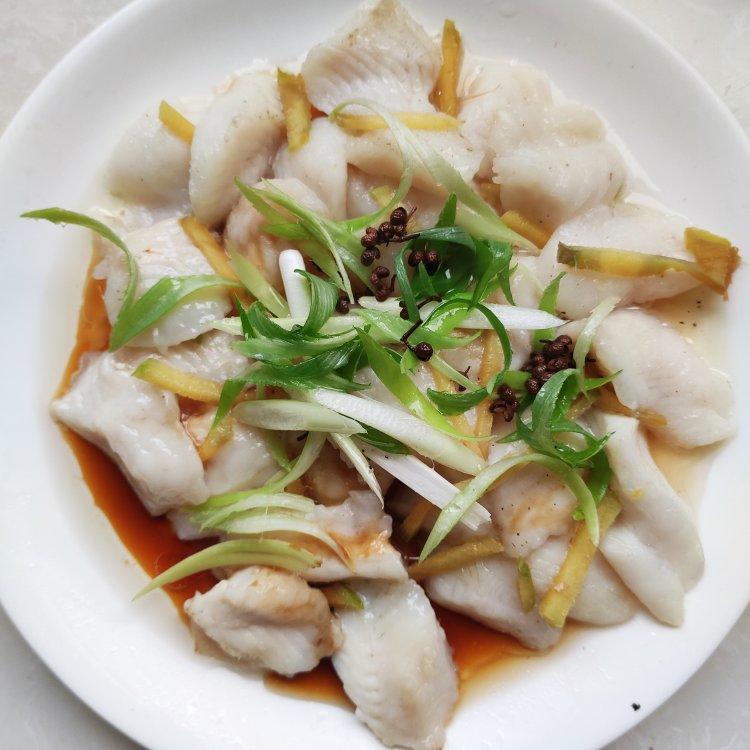 听音乐做菜的米兔做的清蒸巴沙鱼柳龙利鱼