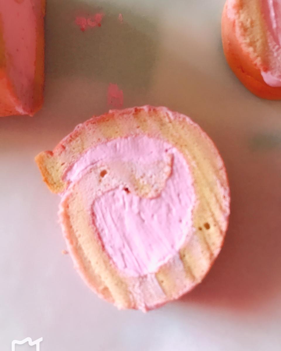 红心火龙果蛋糕卷