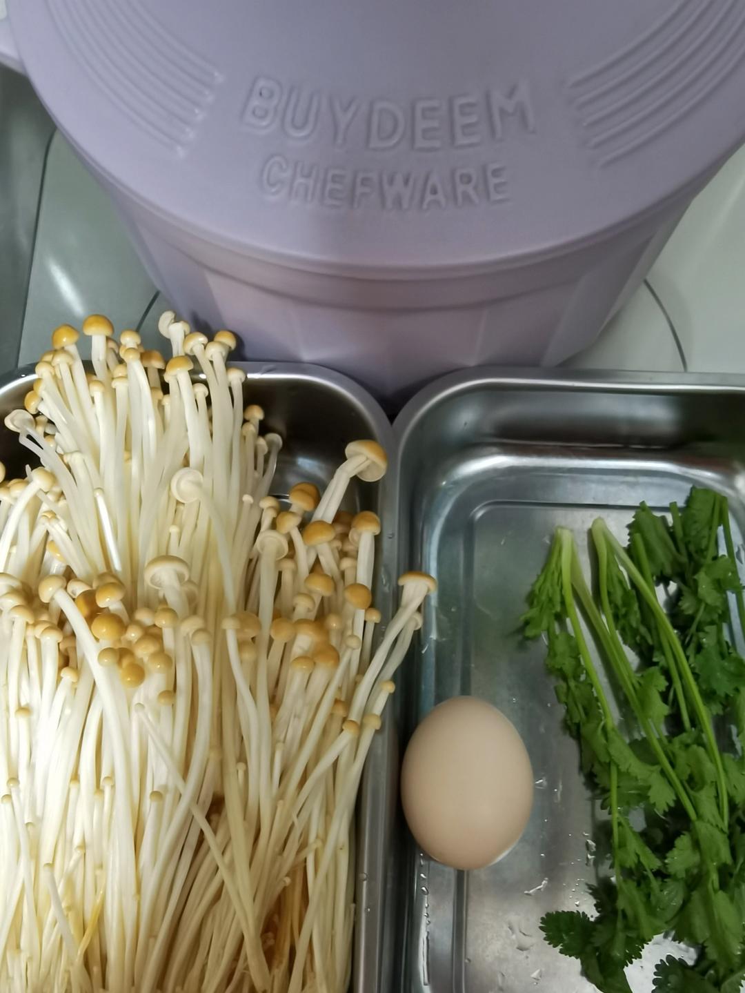 鲫鱼萝卜汤【10月北鼎珐琅锅食谱】