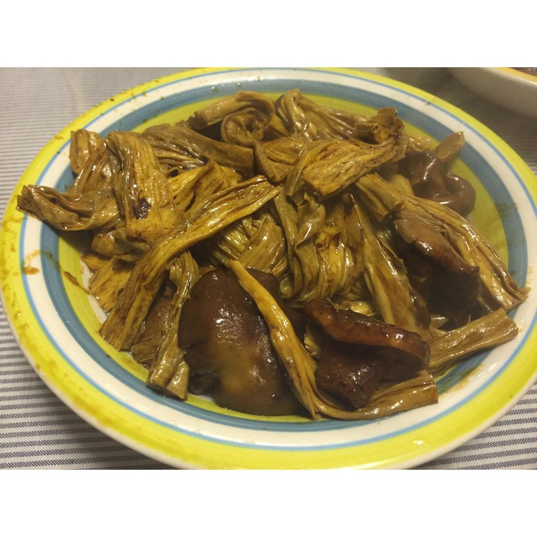 腐竹烧香菇