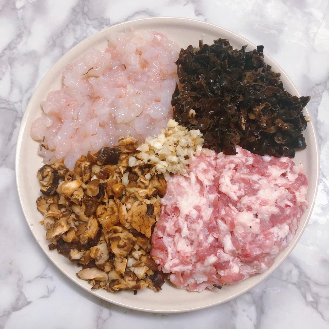 鲜掉眉毛的 三鲜水饺~