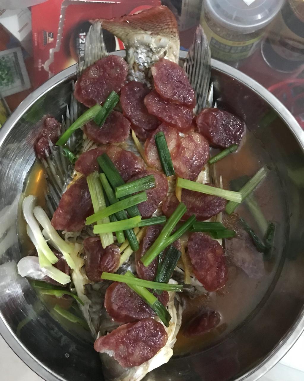 腊肠蒸鱼