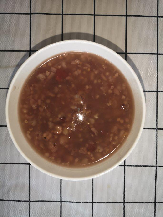 红豆薏米粥 (Red Bean and Pearl Barley Congee)