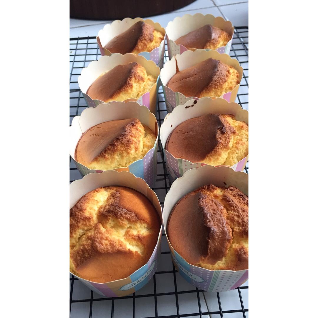 原味戚风纸杯蛋糕（烤箱做纸杯蛋糕）