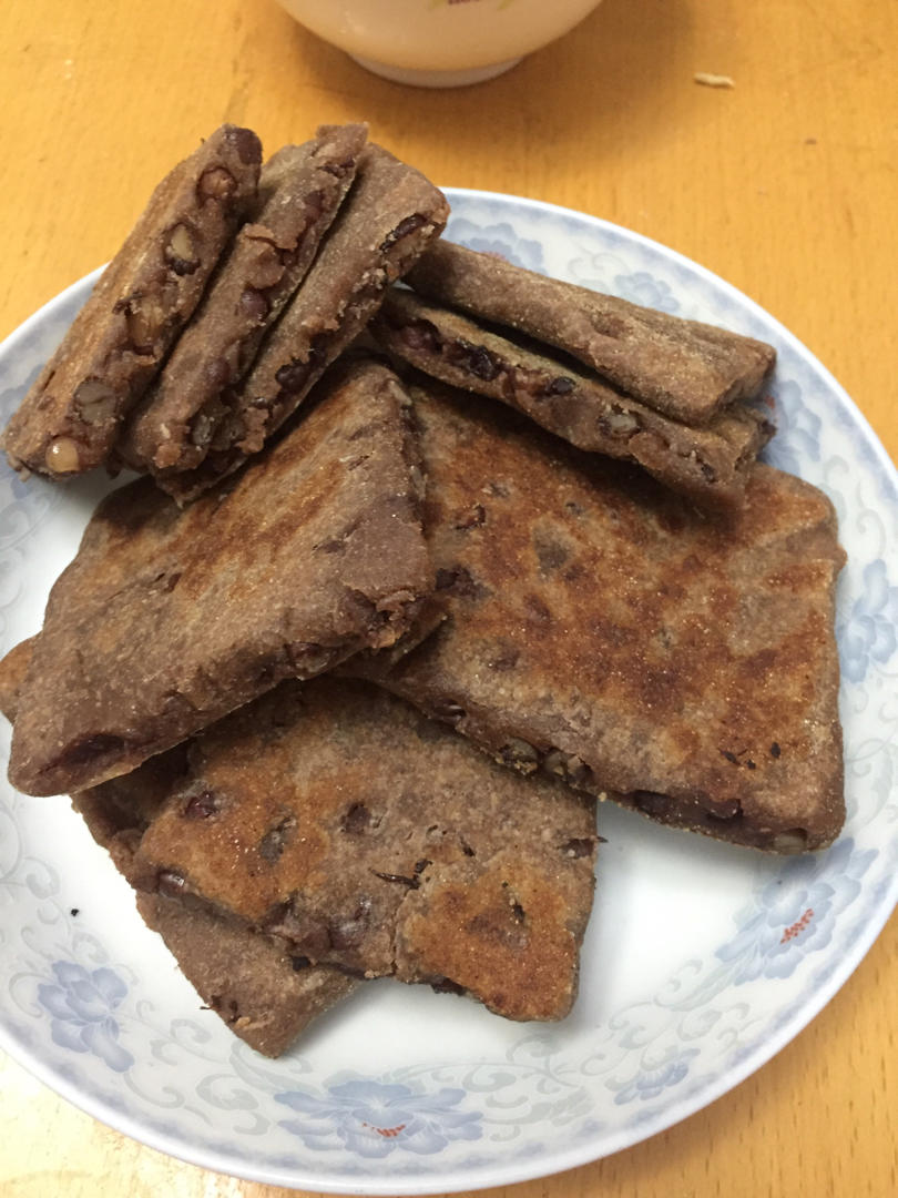 用自制的蜜红豆做的红豆饼