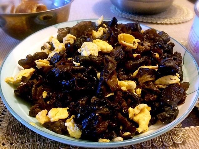 木耳炒鸡蛋 Wood ear Mushrooms with Egg