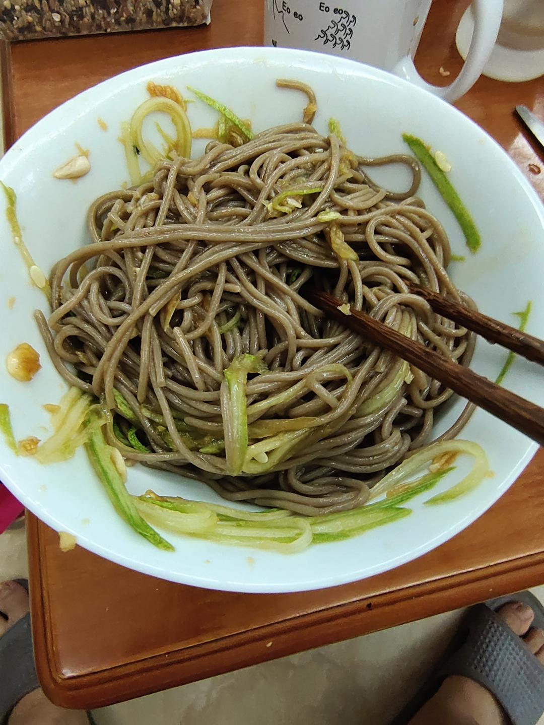 超好吃的凉拌面（荞麦面）