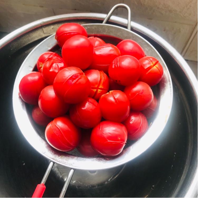 【酸梅小番茄】
