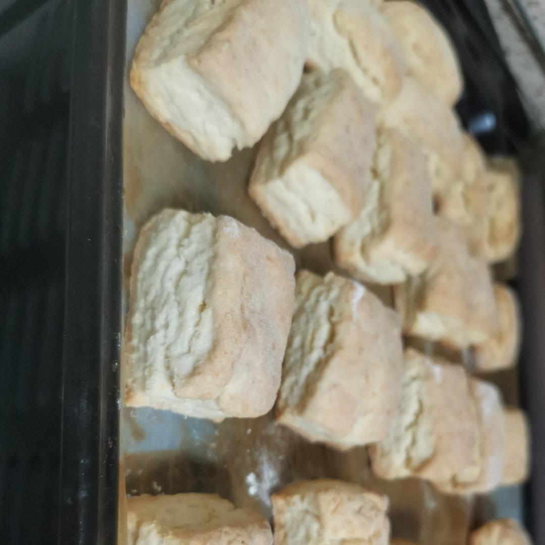 消耗淡奶油的司康