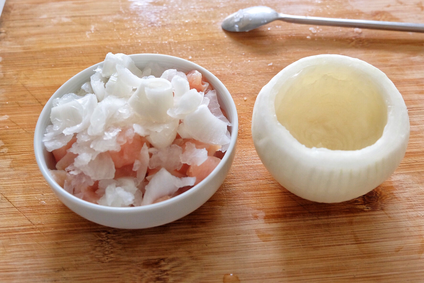 一颗洋葱汤（春日轻食）太阳谷食谱的做法 步骤2