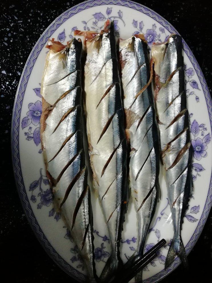 烤秋刀鱼