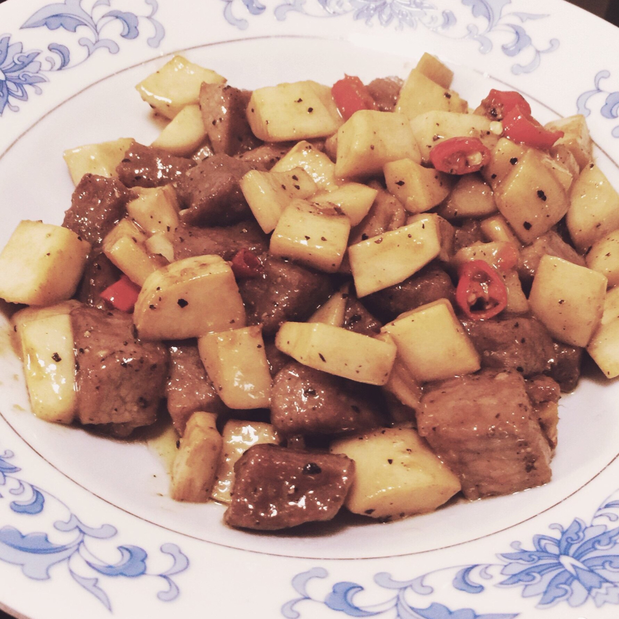 杏鲍菇黑胡椒牛肉粒~老丁的私房菜