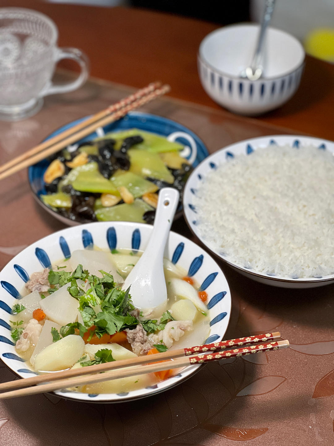 冬季暖锅，没有比萝卜炖羊肉更滋补的了