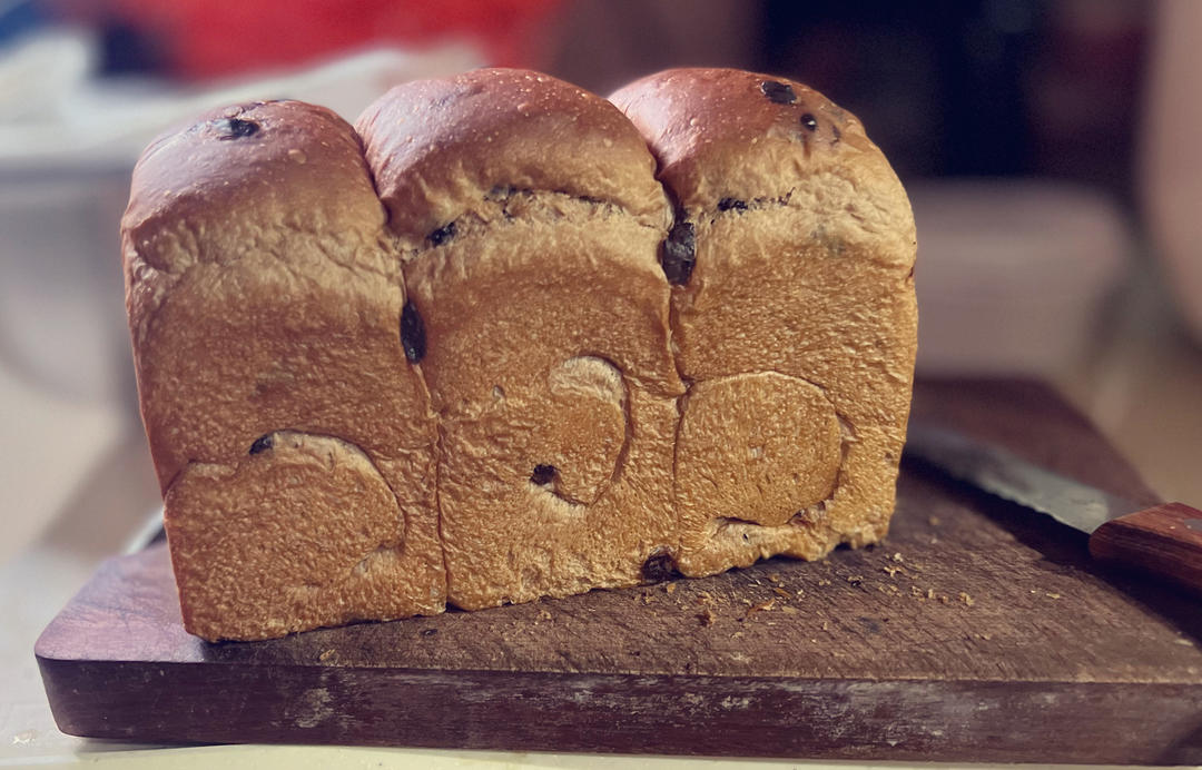 巨~巨好吃的巧克力奶油吐司