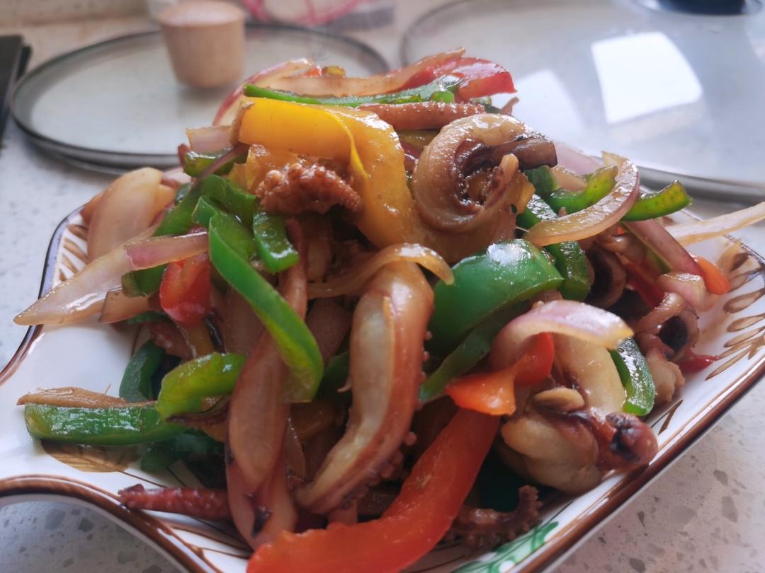 爆炒鱿鱼须，加上这一步，可以与铁板鱿鱼媲美