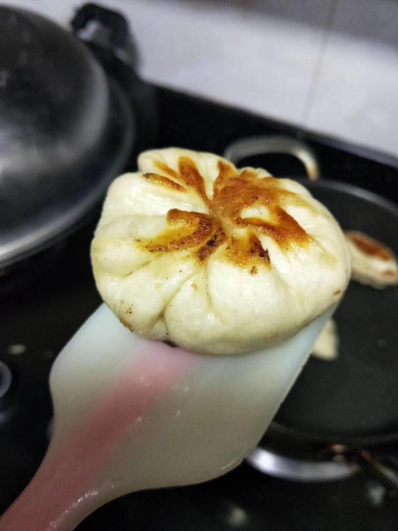 小时候的生煎包