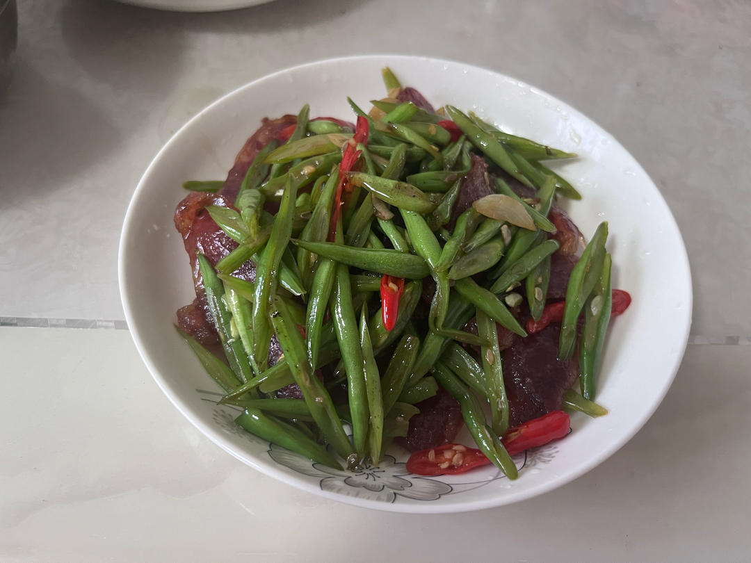 家常香肠小炒四季豆