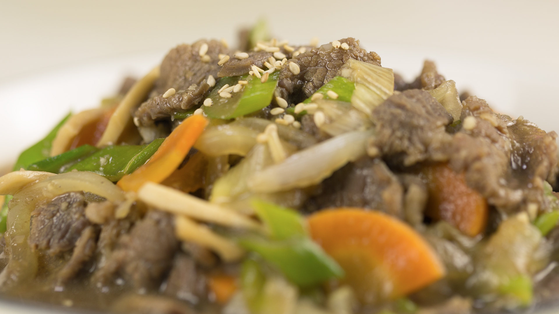 【韩式烤牛肉(Bulgogi)】 简单又好吃的做法，你值得拥有的做法