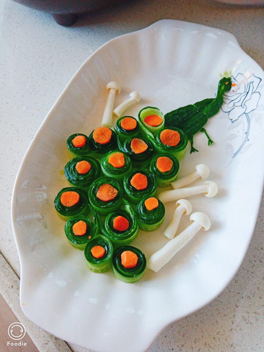 真水无香yzx做的#创意菜#孔雀黄瓜卷