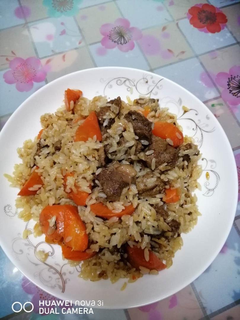 手抓羊肉饭